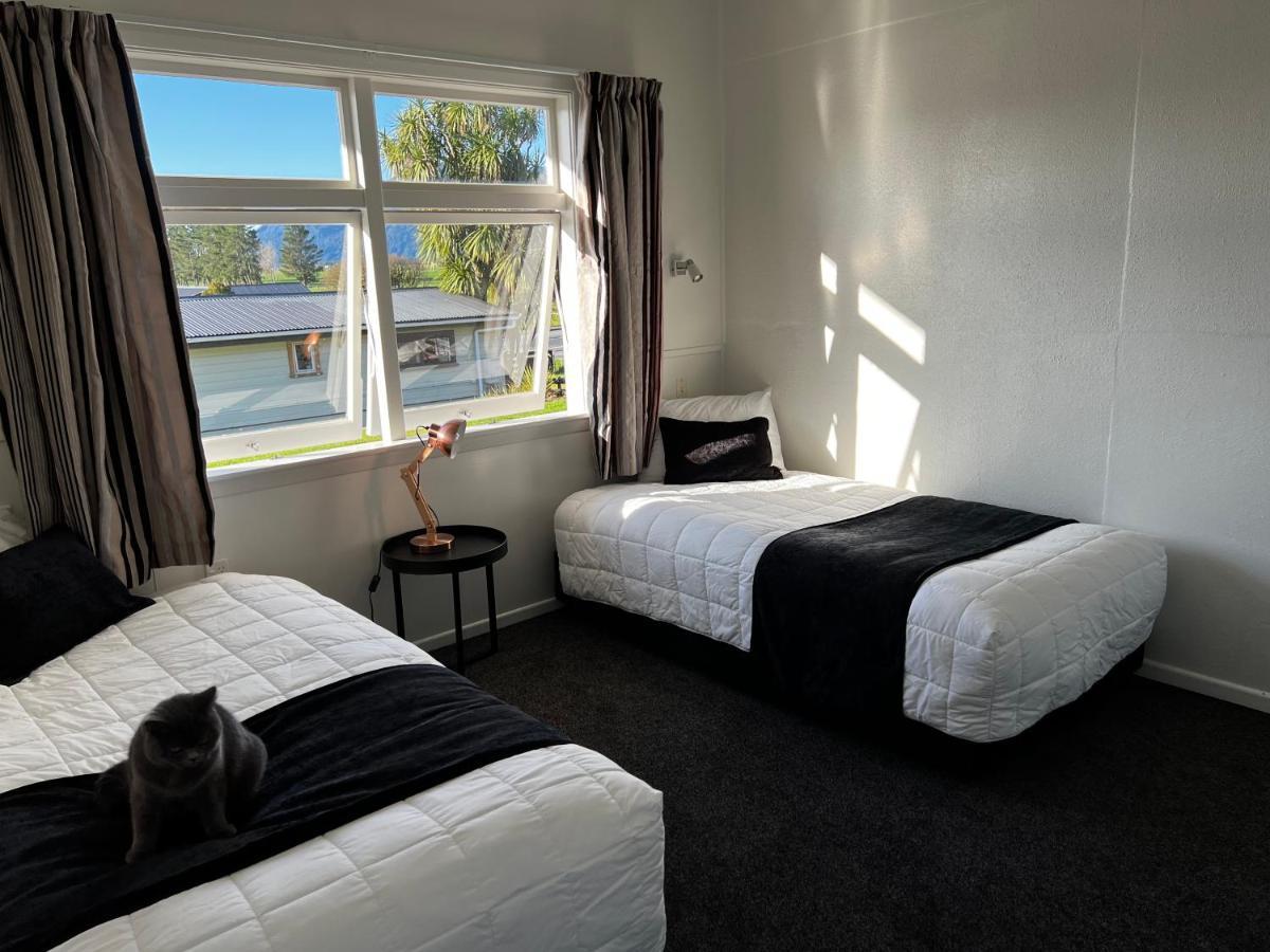 Glenalmond Country Motels Harihari Extérieur photo